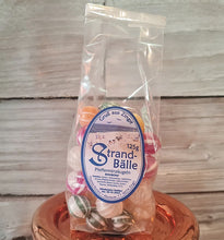 Lade das Bild in den Galerie-Viewer, "Strandbälle" - bunte Pfefferminzkugeln