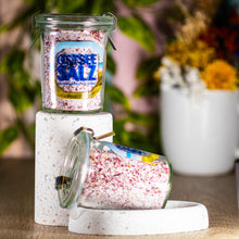 Lade das Bild in den Galerie-Viewer, Ostseesalz mit Rosenblüten
