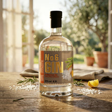 Lade das Bild in den Galerie-Viewer, N°6 Mediterraner Gin 45%
